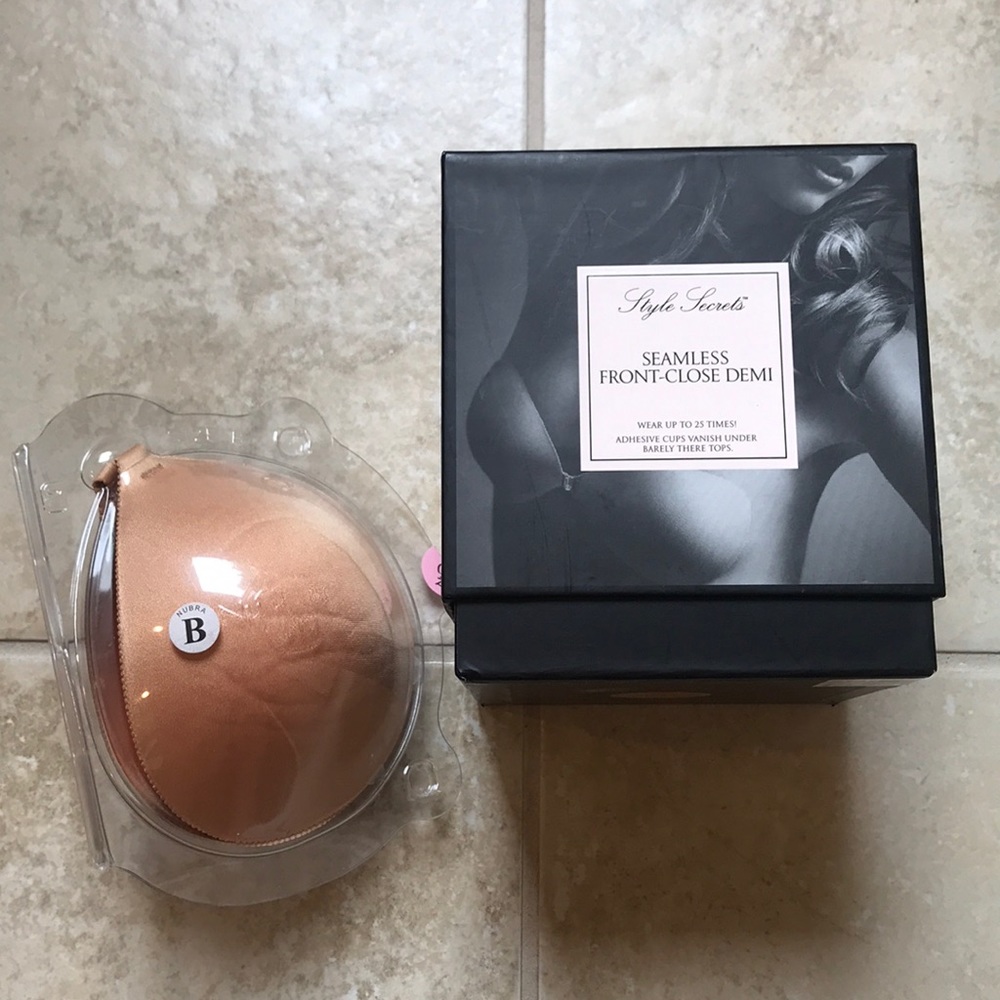 Victoria's Secret Seamless Front-Close Demi Adhesive Bra - Nude/Peach